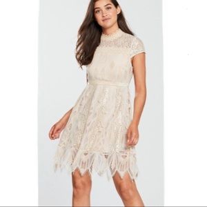 𝅺foxiedox Maisie Lace and Velvet Cocktail Dress NWT Size 6